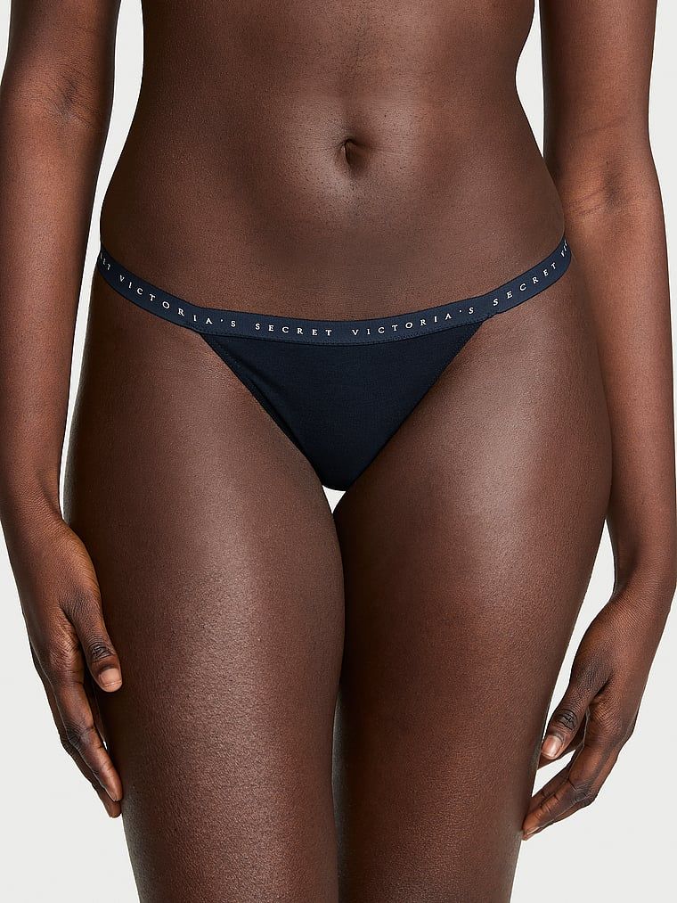 Tanga de bumbac elastic. Produsul este albastru și provine din colecția Victoria's Secret.