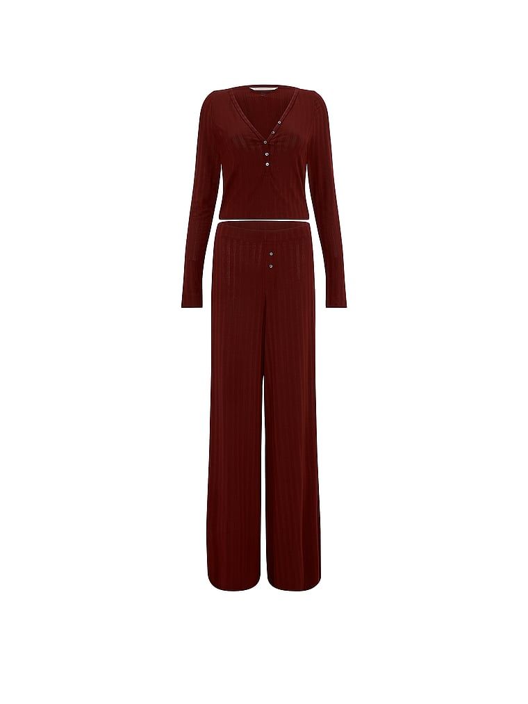 Pijamale făcute din SoSoft modal. Produsul este de culoare maro și provine din colecția Victoria's Secret.