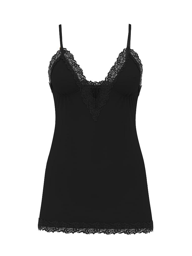 Cămașă de noapte realizată din SoSoft modal. Produsul este negru și provine din colecția Victoria's Secret.