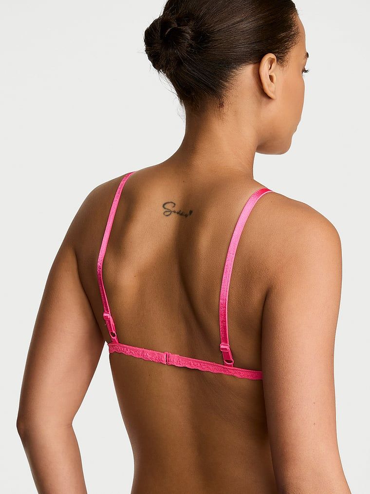 Bralette din dantelă fără căptușeală. Produsul este roz și provine din colecția Victoria's Secret.