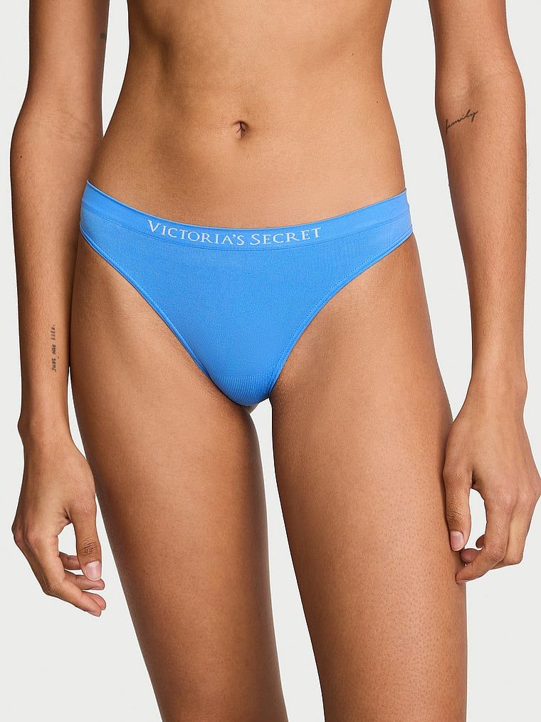 Tanga fără cusură. Produsul este albastru și provine din colecția Seamless (Seamless Collection).