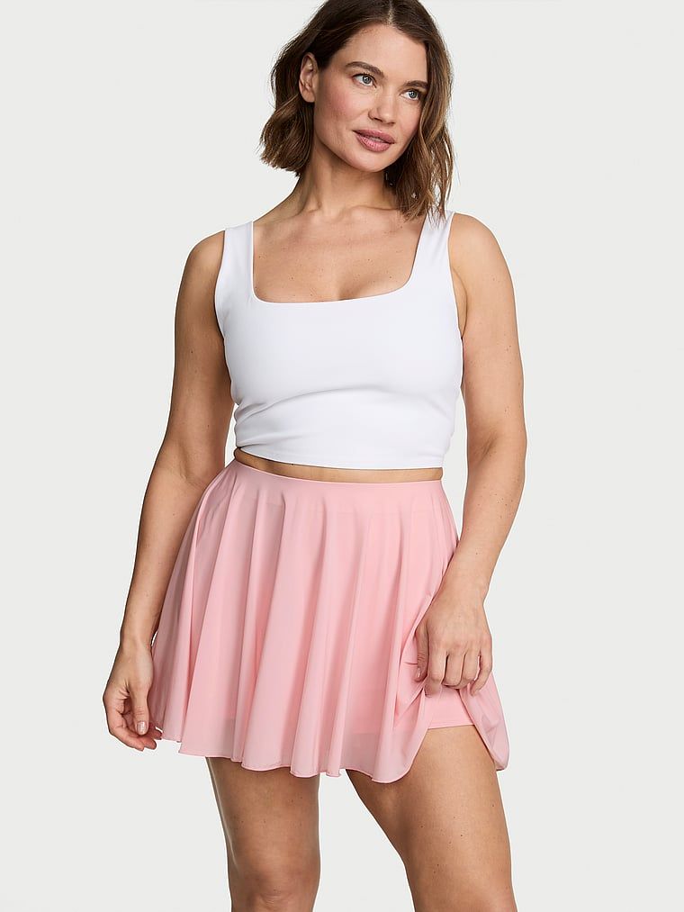 Fustă sport de tenis cu pantaloni scurți VSX Elevate Sheer Radiance. Produsul este roz și provine din colecția VSX.
