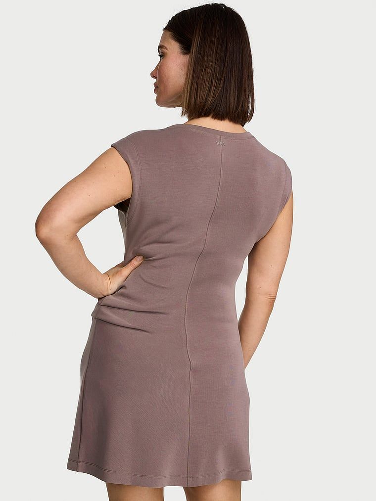 Rochie mini Featherweight Knit VSX. Produsul este de culoare gri și provine din colecția VSX.