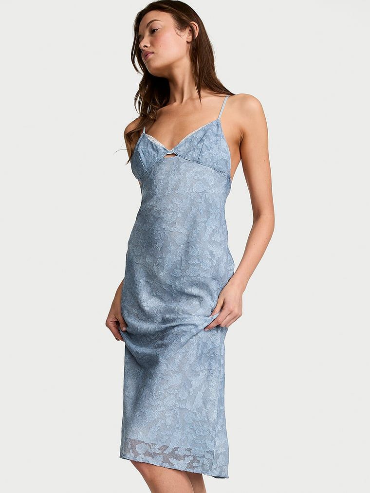 Rochie midi din denim jacquard. Produsul este modelat și provine din colecția Very Sexy.