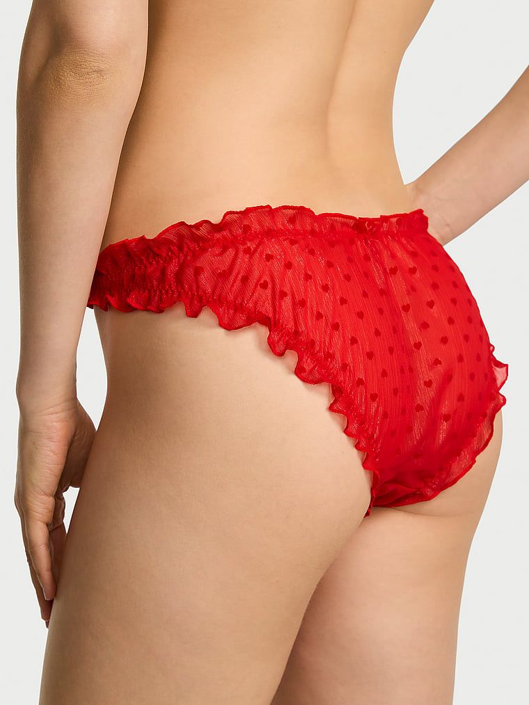 Chiloți din chiffon cu volane Inimă Bikini. Produsul este modelat și provine din colecția Dream Angels.