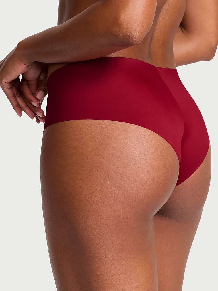 Chiloți obraznici fără cusură, lipsă de apariție. Produsul este roșu și provine din colecția No-Show.