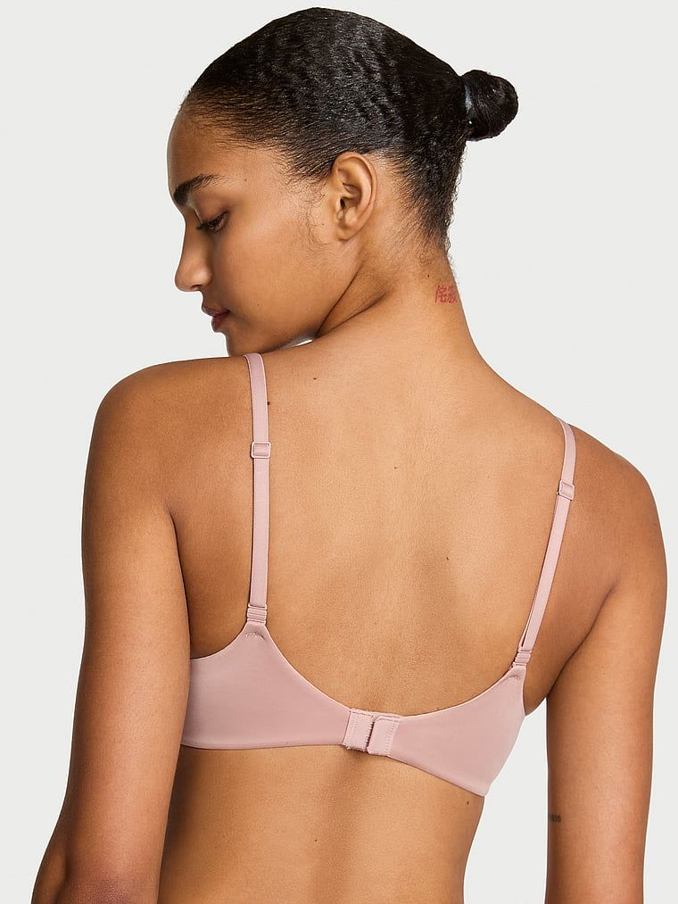 Sutien Smooth Demi ușor căptușit. Produsul este de culoare bej și provine din colecția Body by Victoria.