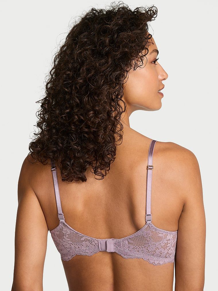 Sutien balconette Wicked Lace Balconette necăptușit. Produsul este de culoare roz și provine din colecția Dream Angels.