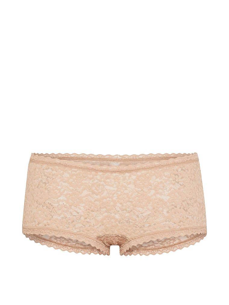 Pantaloni scurți din dantelă, pantaloni scurți cu talie joasă Boyshort. Produsul este de culoare bej și provine din colecția Lacie.