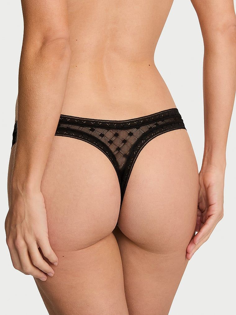 Tanga Dot Geo Ultra-Mini Scoop din dantelă. Produsul este negru și provine din colecția Lacie.