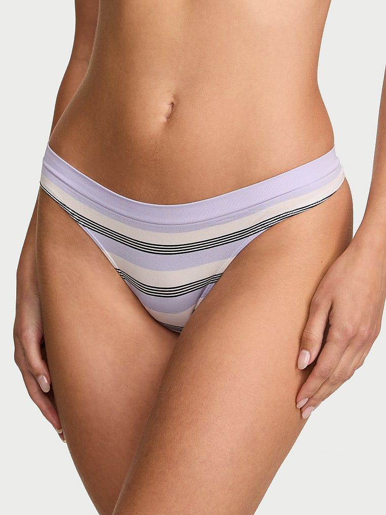 Tanga, dungi fără cusură. Produsul este modelat și provine din colecția Seamless (Seamless Collection).