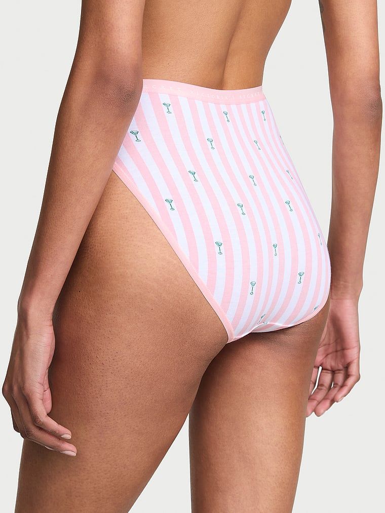 Chiloți din bumbac cu picioare înalte, pantaloni scurti cu picior înalt. Produsul are o culoare cu model și provine din colecția Victoria's Secret.