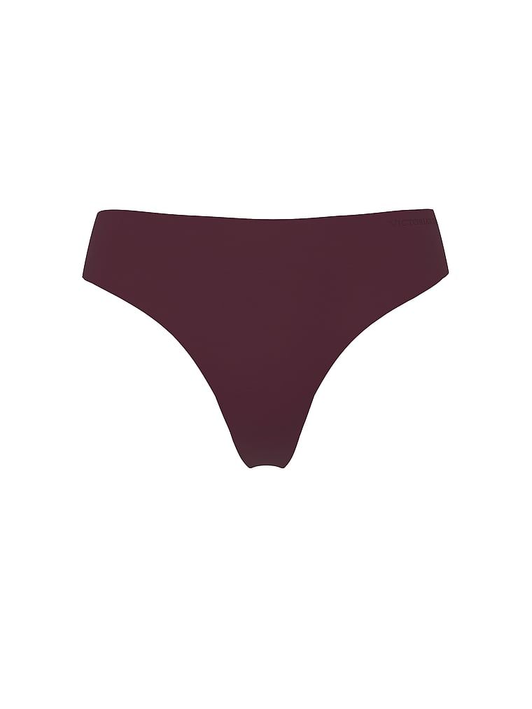 Tanga din microfibră flexibilă. Produsul este de culoare violet și provine din colecția Body by Victoria.