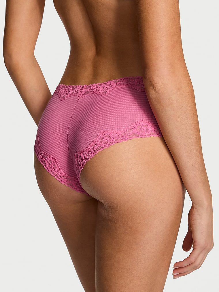 Chiloți de bumbac cu dungi cu dantelă pe margini Cheeky. Produsul este de culoare roz și provine din colecția Lace Trim.