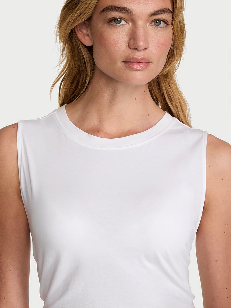 Sutien Smooth Demi ușor căptușit. Produsul este alb și provine din colecția de tricouri.