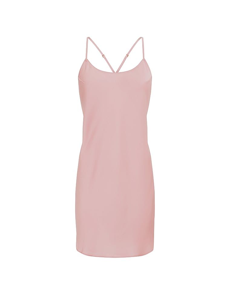 Cămașă de noapte din satin cu bretele subțiri care dezvăluie spatele Open-Back Slip. Produsul este auriu și provine din colecția Victoria's Secret.