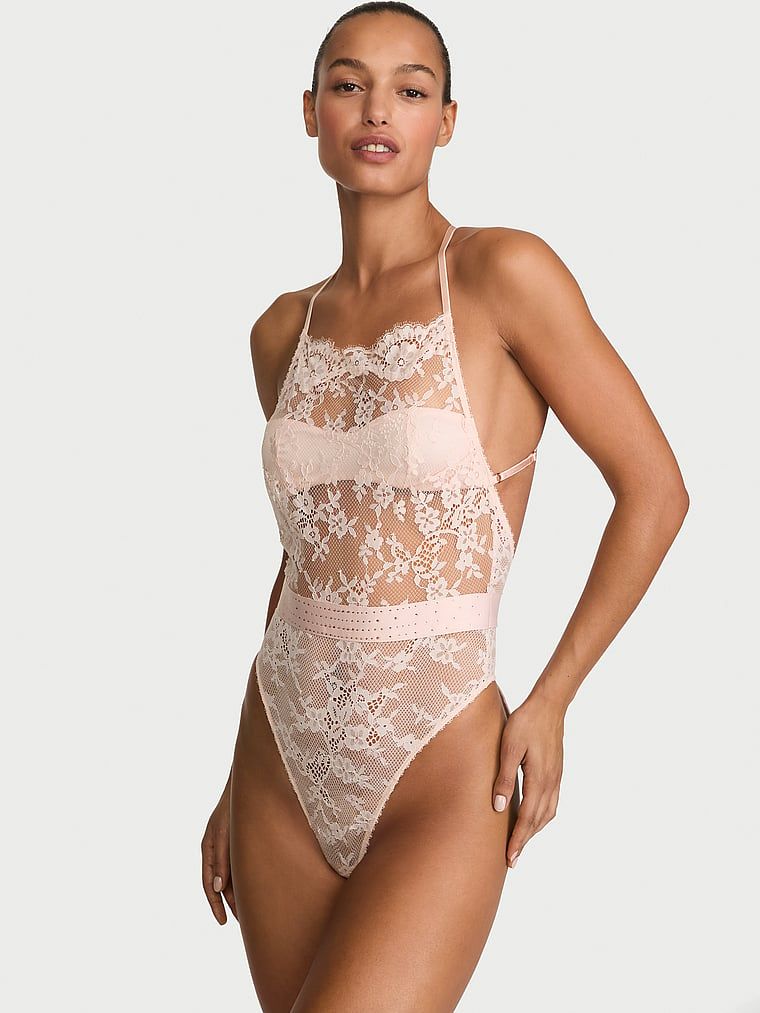Body Twinkle Lace. Produsul este roz și provine din colecția Dream Angels.