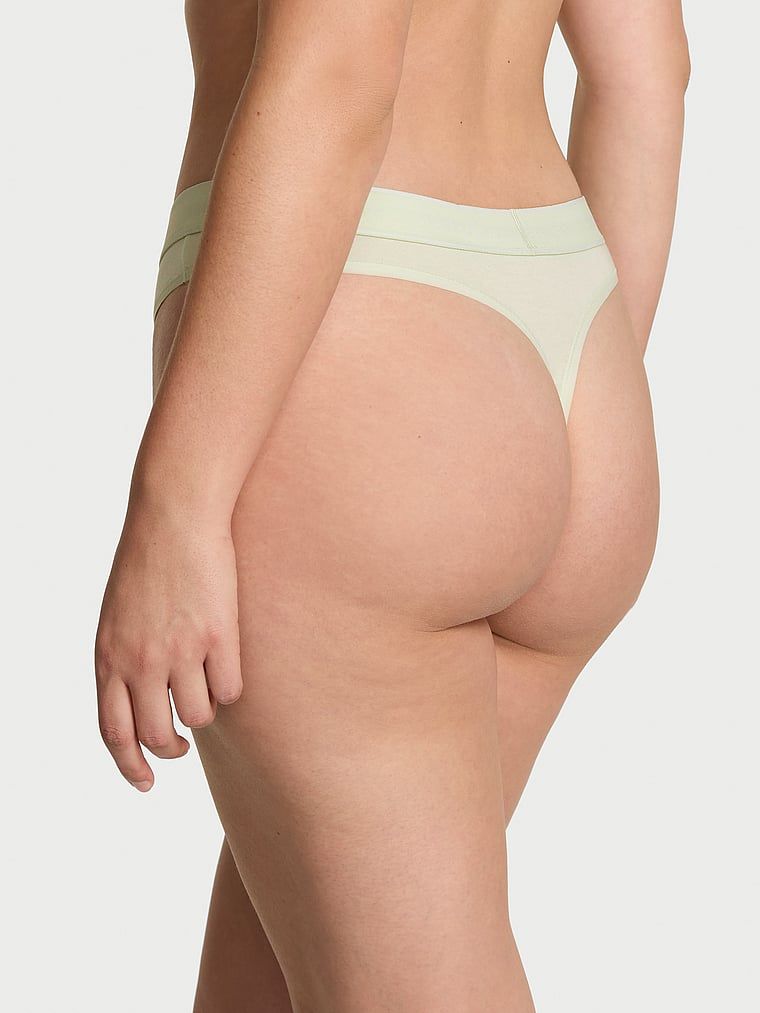 Tanga din bumbac cu logo în talie. Produsul este de culoare verde și provine din colecția Bumbac.