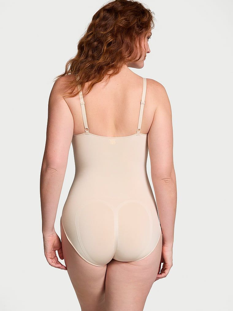 Body modelator by Victoria. Produsul este bej și provine din colecția Victoria's Secret.