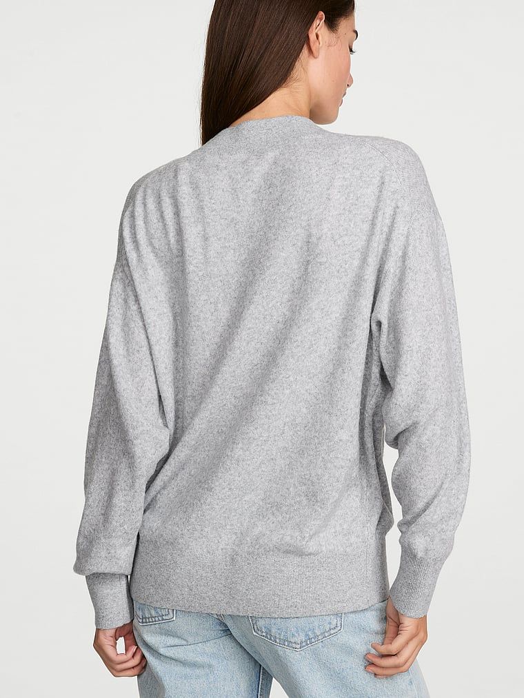 Pulover Luxe Knit cu nasturi. Produsul este de culoare gri și provine din colecția Victoria's Secret.
