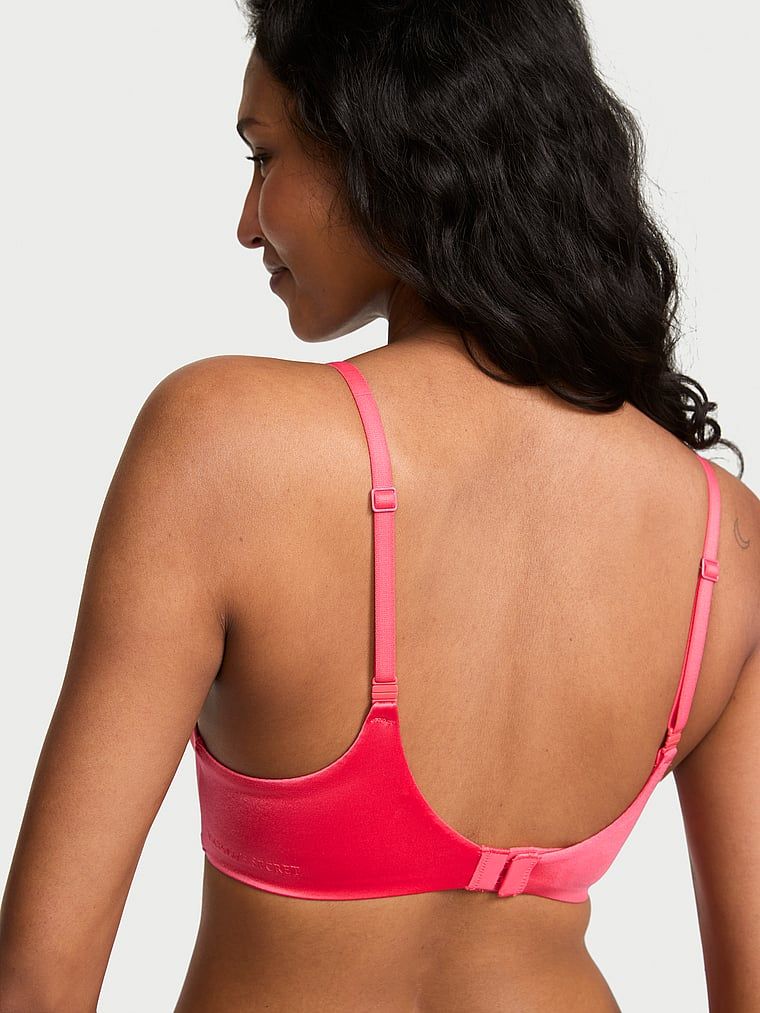 FlexFactor Demi sutien ușor căptușit. Produsul este roșu și provine din colecția Body by Victoria.