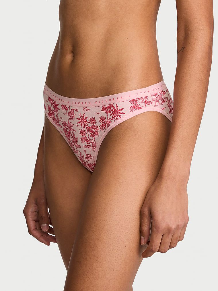 Chiloți de bumbac Bikini. Produsul este modelat și provine din colecția Victoria's Secret.