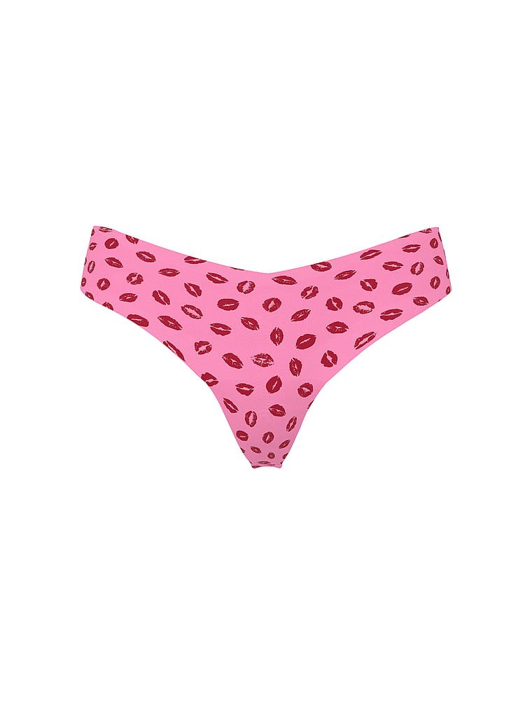 Tanga fără cusură. Produsul este modelat și provine din colecția No-Show.