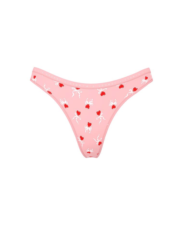 Tanga de bumbac cu picior înalt. Produsul este modelat și provine din colecția Victoria's Secret.