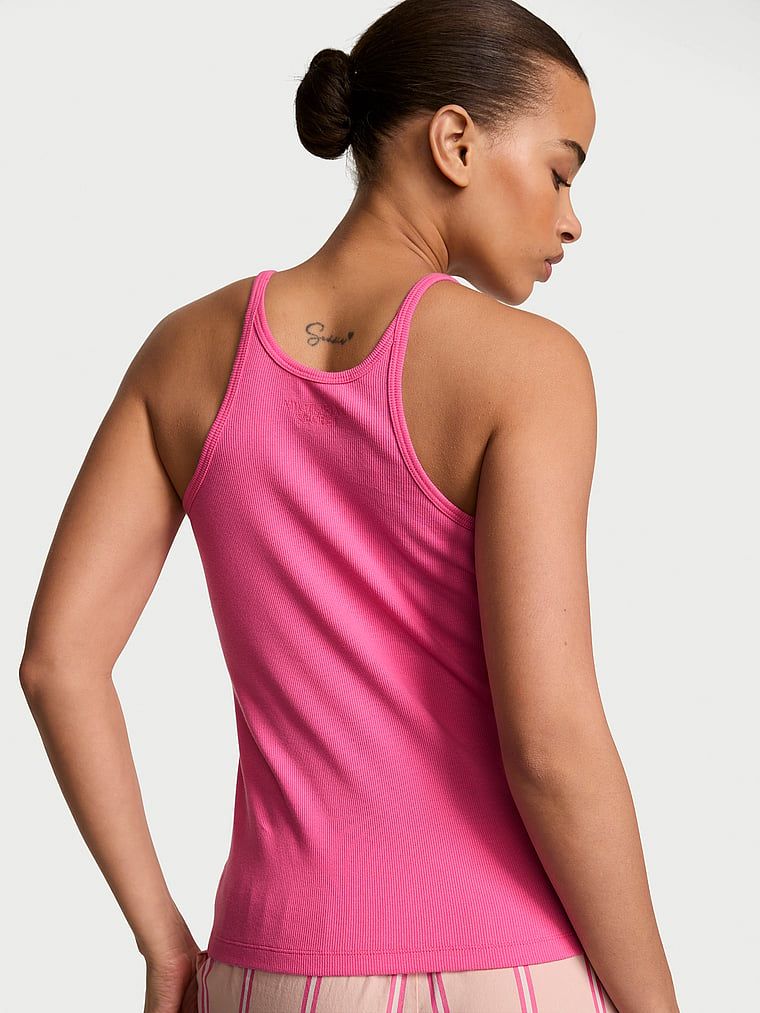 Topul de dormit din bumbac mix & match. Produsul este roz și provine din colecția Victoria's Secret.