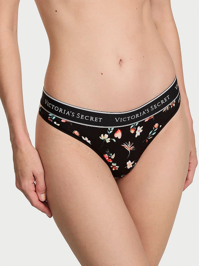 Tanga de bumbac cu logo la talie. Produsul are o culoare florală și provine din colecția Bumbac.