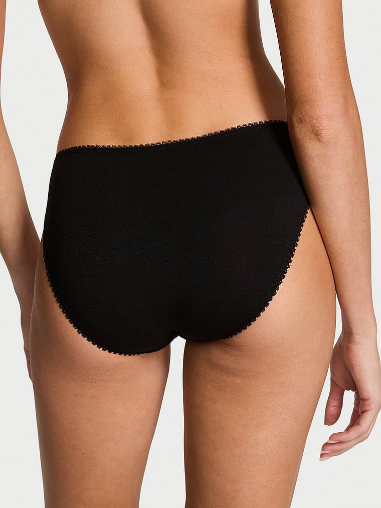 Chiloți din bumbac cu paiete Sparkle Bikini. Produsul este negru și provine din colecția Victoria's Secret.