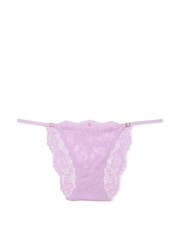 Chiloți de bikini din dantelă cu bretele reglabile. Produsul este mov și provine din colecția Dream Angels.
