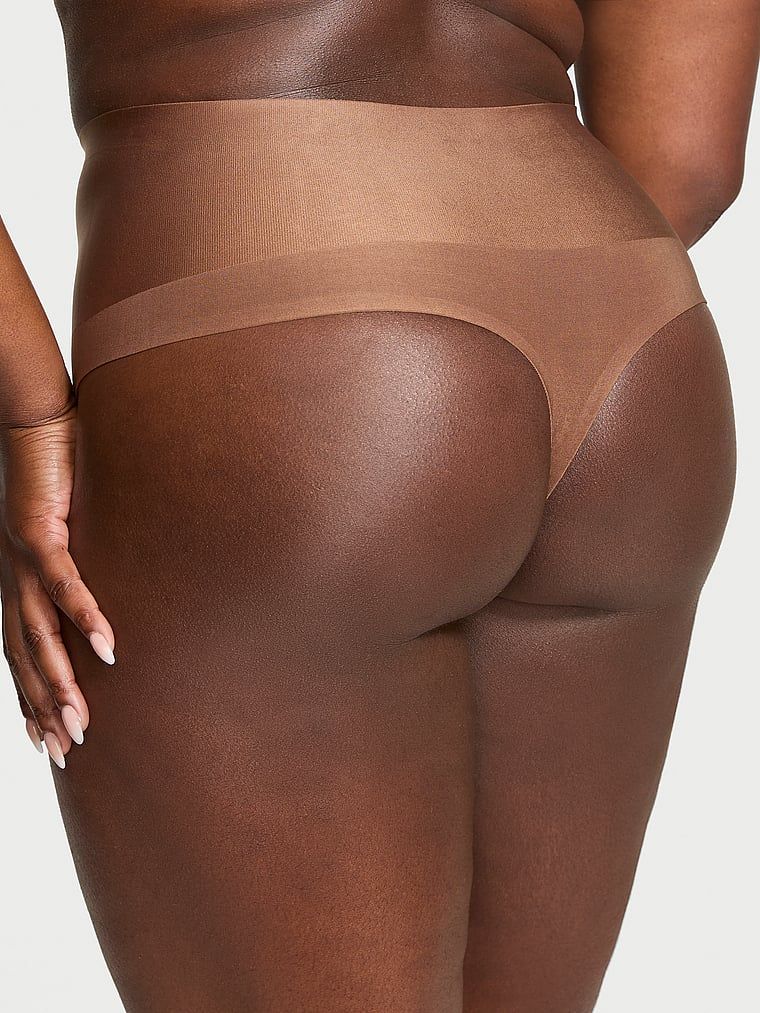 Tanga modelatoare cu talie înaltă Smoothing Shimmer. Produsul este maro și provine din colecția Body by Victoria.