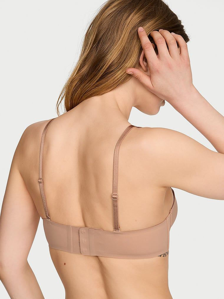 Sutien push-up fără bretele. Produsul este de culoare bej și provine din colecția Invisible by Victoria's Secret.