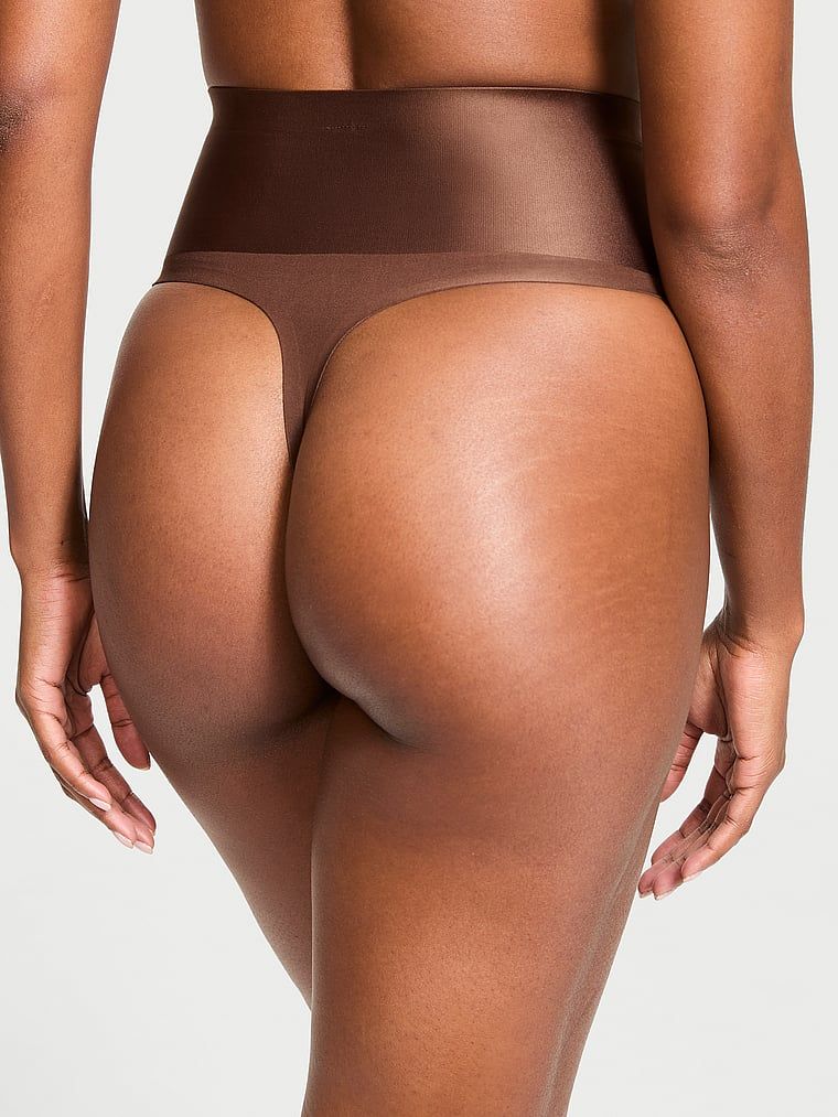 Tanga modelatoare cu talie înaltă Smoothing Shimmer. Produsul este maro și provine din colecția Body by Victoria.