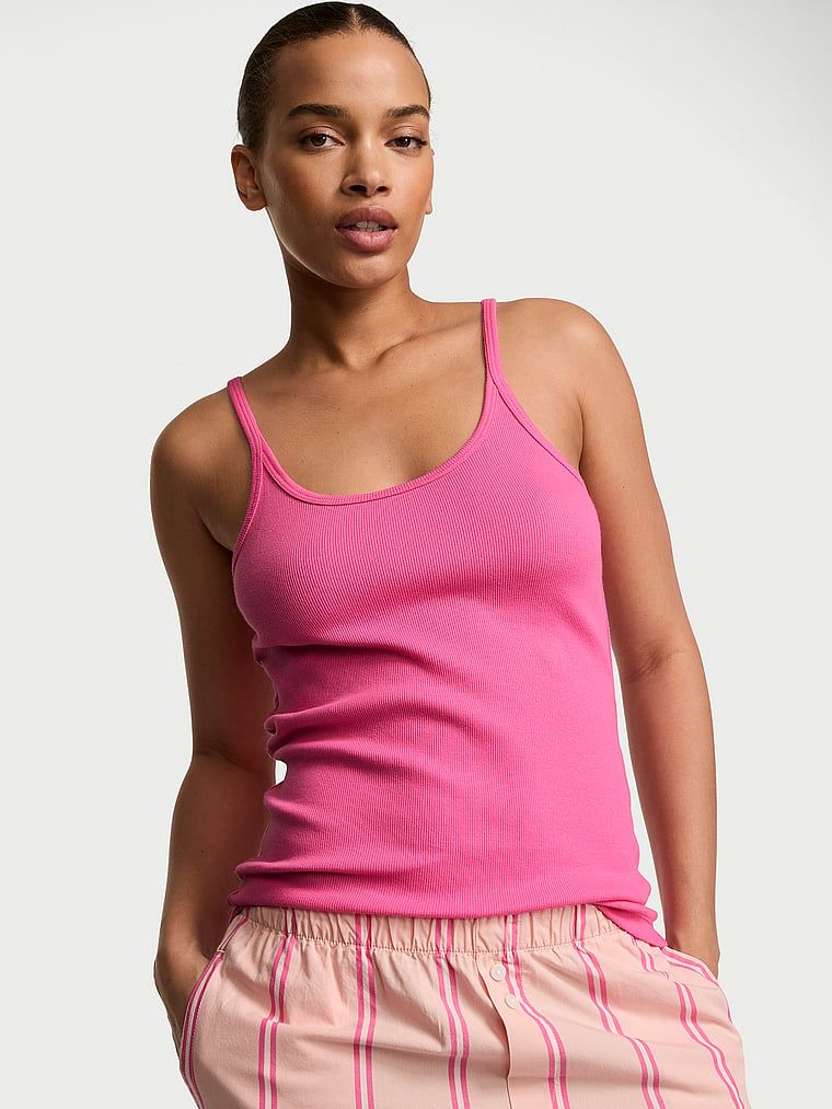 Topul de dormit din bumbac mix & match. Produsul este roz și provine din colecția Victoria's Secret.