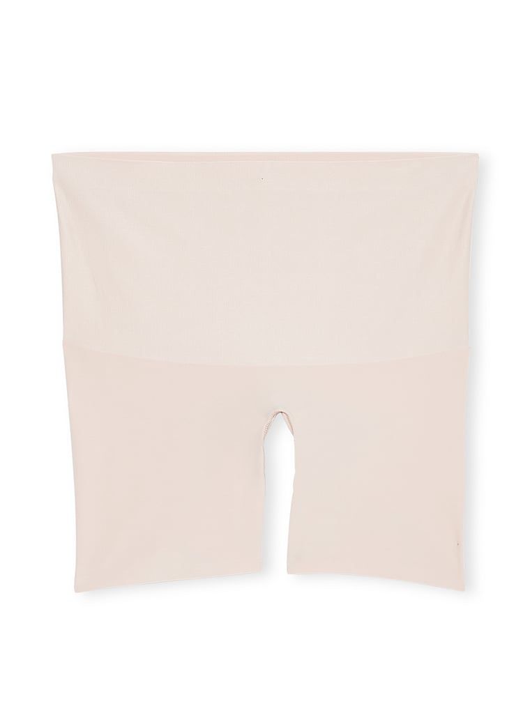 Pantaloni scurți modelați cu talie înaltă Smoothing Shimmer. Produsul este bej și provine din colecția Body by Victoria.