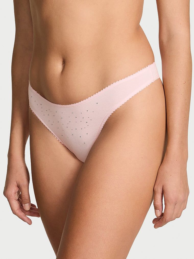 Tanga din bumbac cu paiete Sparkle. Produsul este de culoare roz și provine din colecția Victoria's Secret.