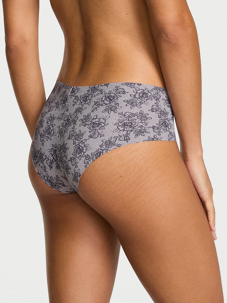 Chiloți fără cusături No-Show Cheeky. Produsul este de culoare florală și provine din colecția No-Show.