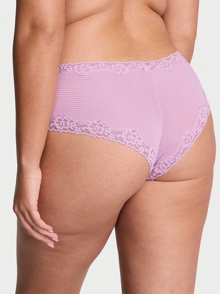 Chiloți de bumbac cu dungi cu dantelă pe margini Cheeky. Produsul este de culoare violet și provine din colecția Lace Trim.