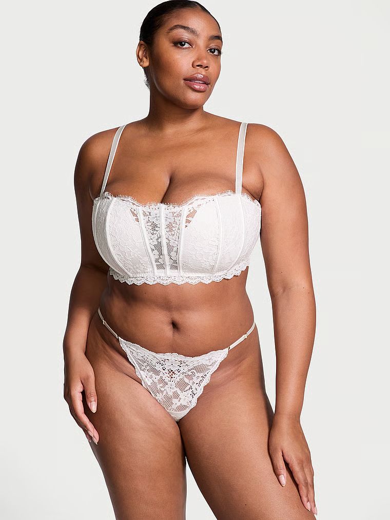 Tanga din dantelă cu bretele reglabile din dantelă V-String. Produsul este alb și provine din colecția Dream Angels.