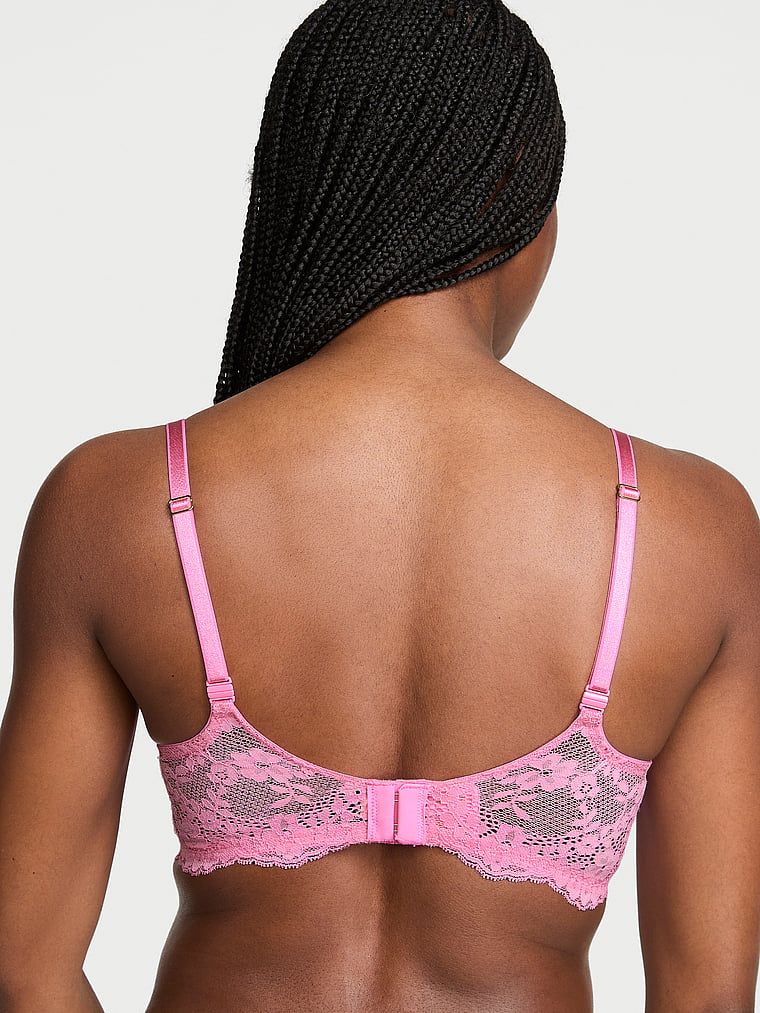 Sutiene ușor căptușit cu dantelă Lace Demi. Produsul este roz și provine din colecția Dream Angels.