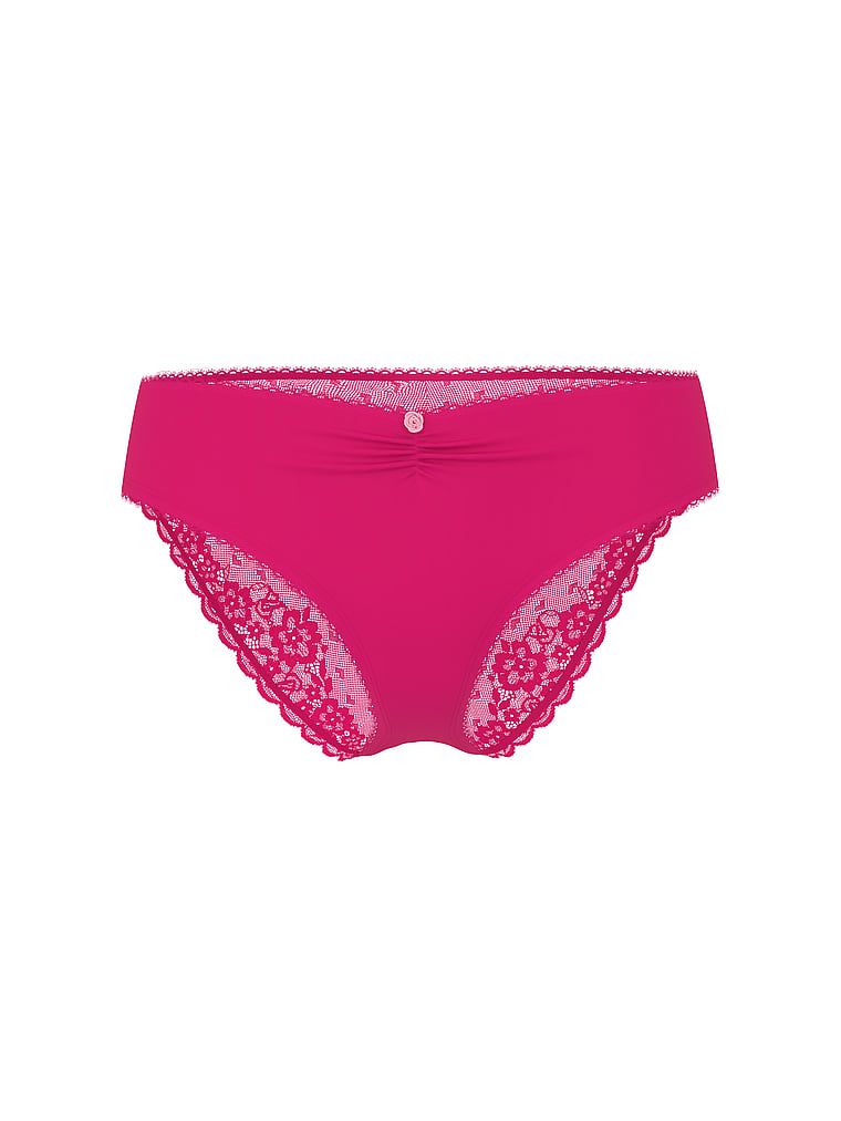 Chiloți din bumbac cu plasă pe spate, dantelă în formă de inimă. Produsul este roz și provine din colecția Victoria's Secret.