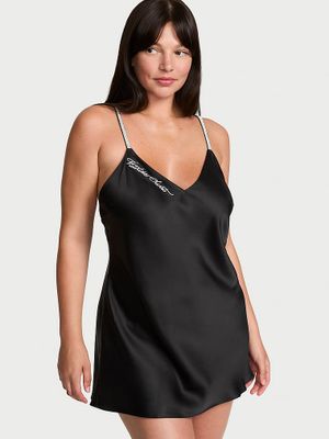 Very Sexy Rochie mini tip furou din satin cu caligrafie strălucitoare
