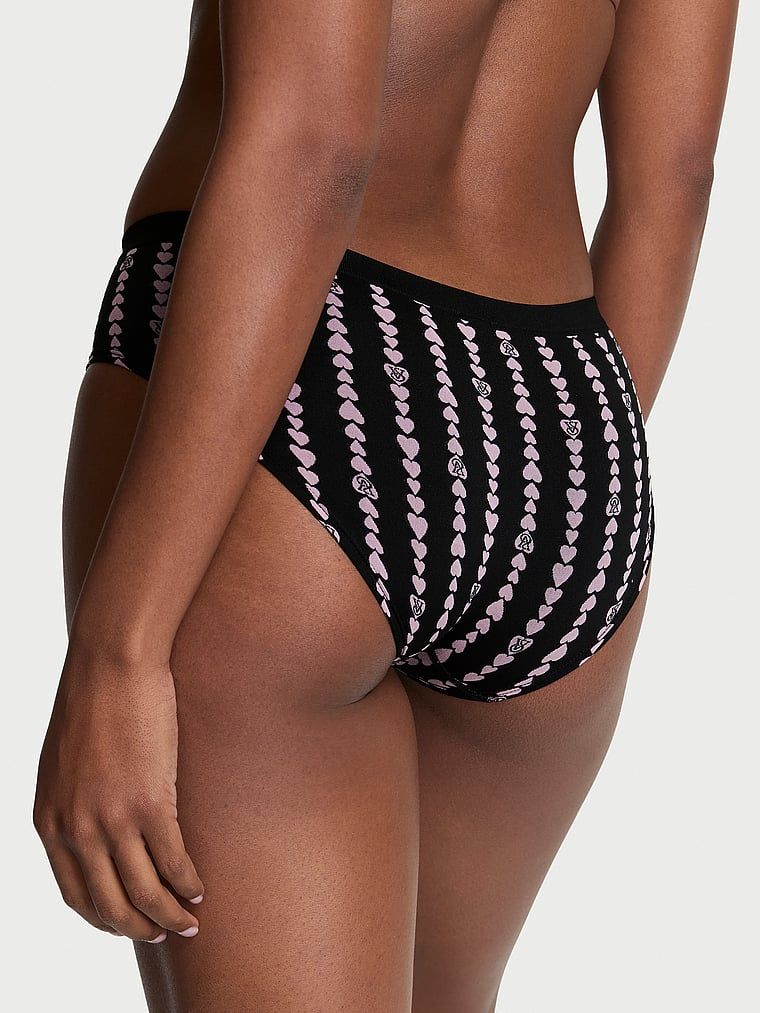 Chiloți hiphugger cu dungi de inimă fără cusură. Produsul este modelat și provine din colecția Seamless (Seamless Collection).