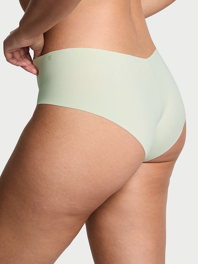 Chiloți fără cusături No-Show Cheeky. Produsul este de culoare verde și provine din colecția No-Show.