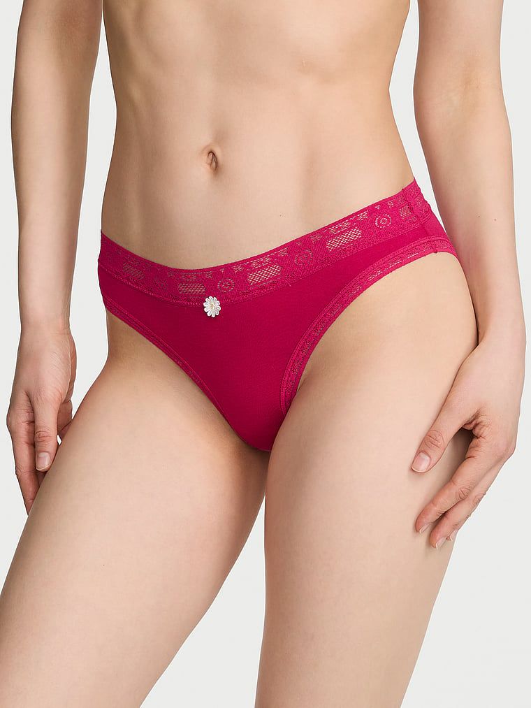 Chiloți din bumbac cu dantelă croșetată Bikini. Produsul este roz și provine din colecția Lace Trim.