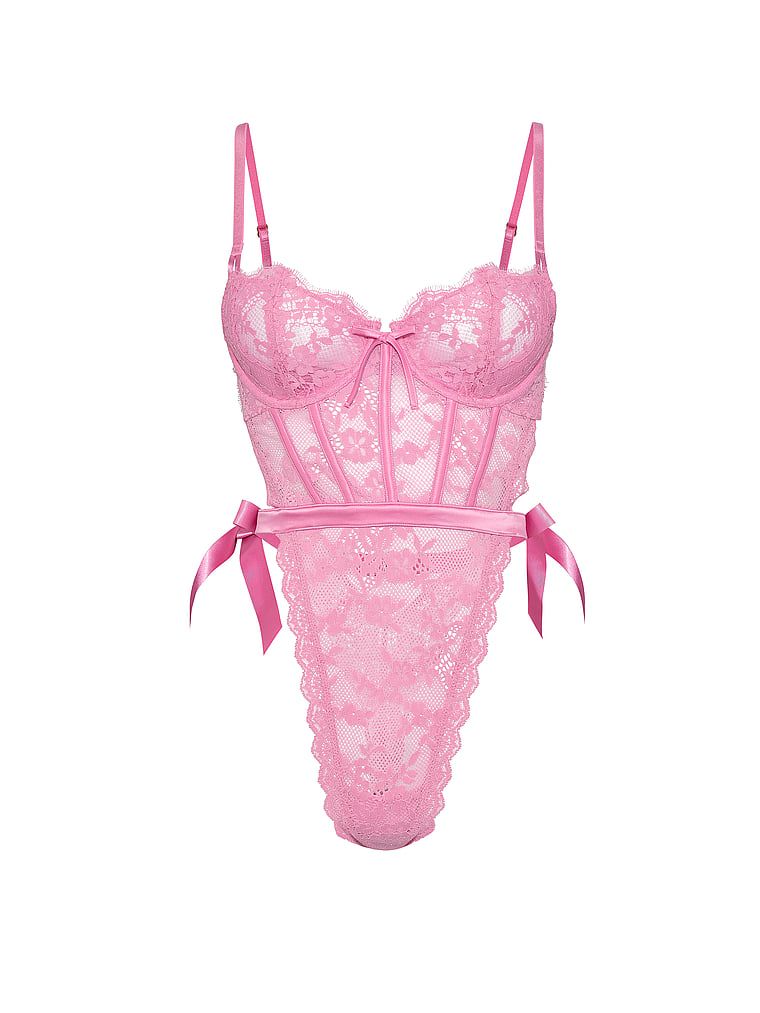 Costum de dantelă grozav. Produsul este roz și provine din colecția Dream Angels.