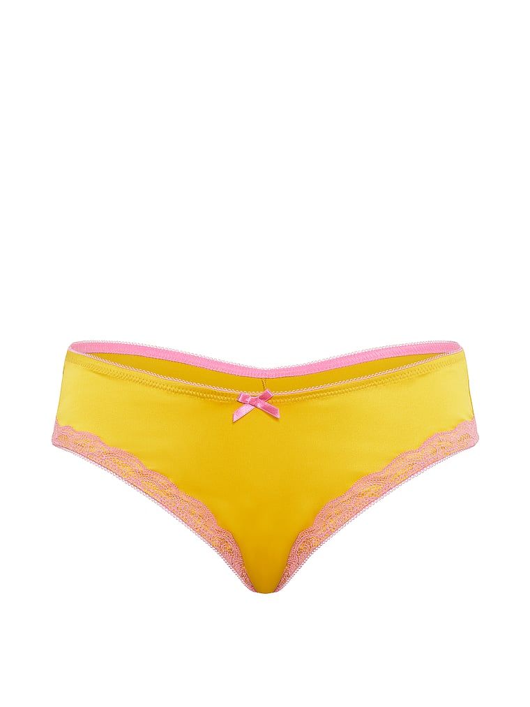 Chiloți de satin cu dantelă Tease Cheeky. Produsul este galben și provine din colecția Victoria's Secret.