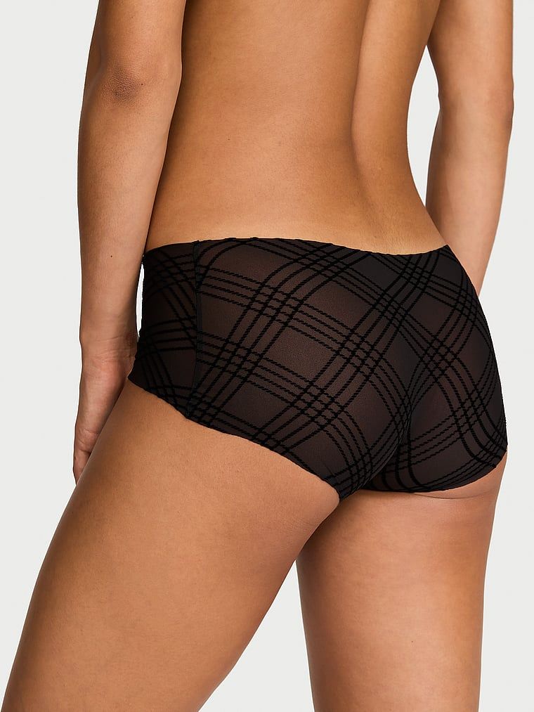 Chiloți în carouri din plasă Boyshorts din plasă în carouri care nu apar. Produsul are o culoare cu model și provine din colecția No-Show.